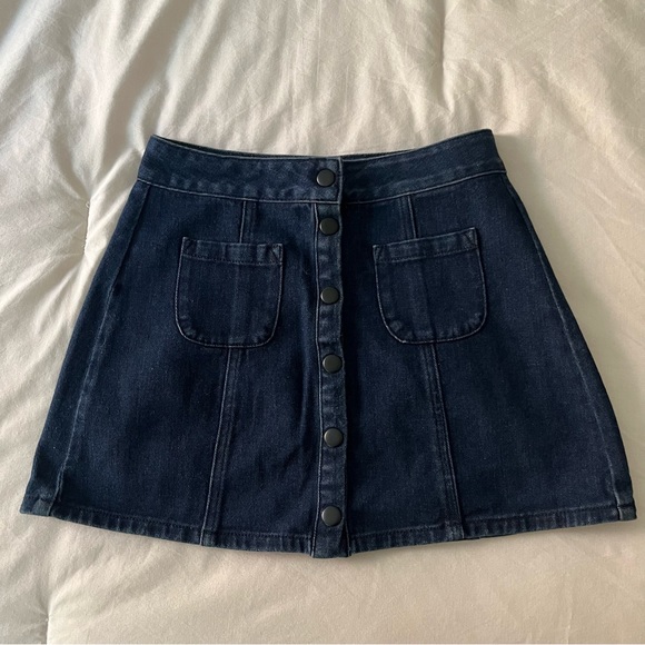 Brandy Melville Button Up Jean Skirt Size 25 - Picture 1 of 4